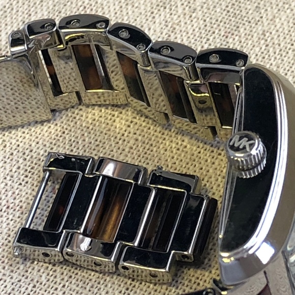 MICHAEL KORS acetate tortoiseshell rectangular watch - Picture 8 of 16